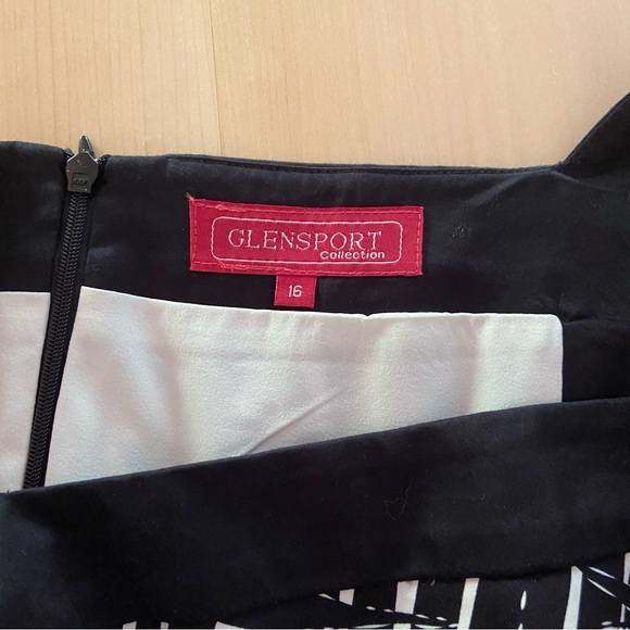 GLENSPORT collection abstract black and white print dress. Sheath dress. Size 16 - Picture 6 of 7